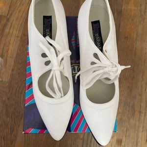 Cool Victorian type, WHITE MATTE brand: funtasma